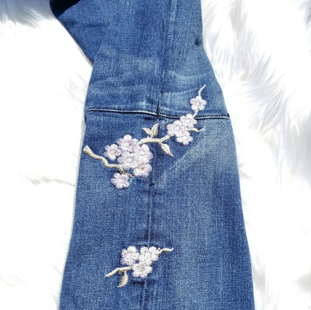 Tortoise Bellatula Crop Flare Jeans - Picture 5 of 8